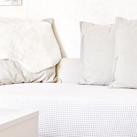 Ilona Apartments -"Home Away From Home" コトカ エクステリア 写真
