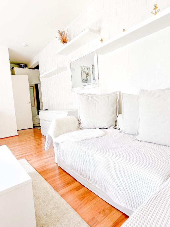 Ilona Apartments -"Home Away From Home" コトカ エクステリア 写真