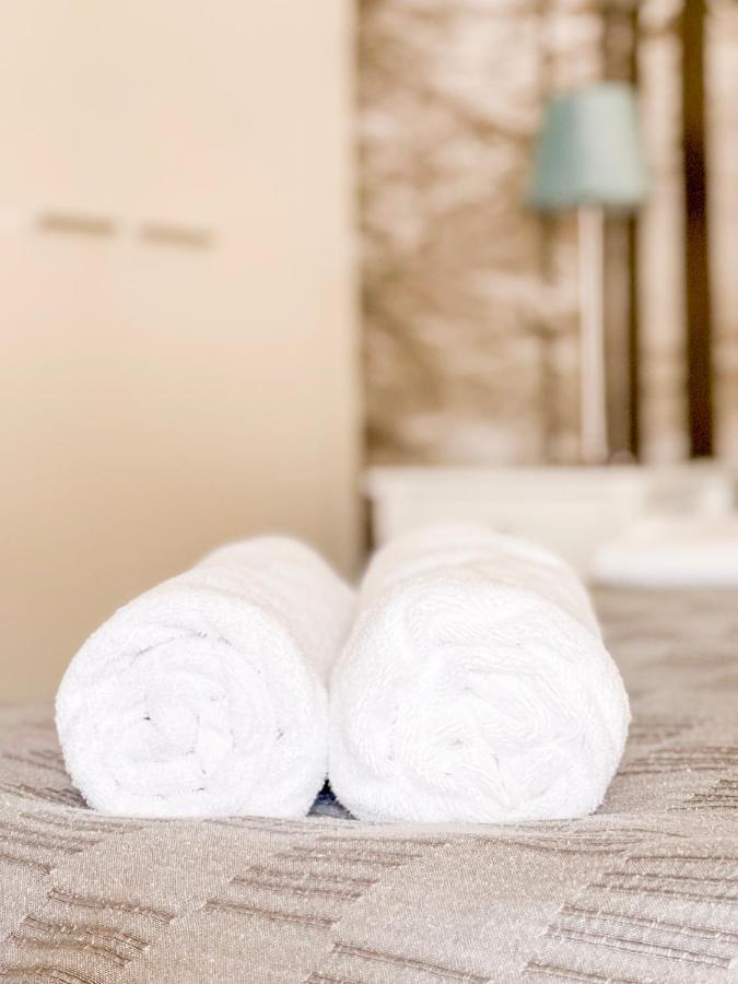 Ilona Apartments -"Home Away From Home" コトカ エクステリア 写真
